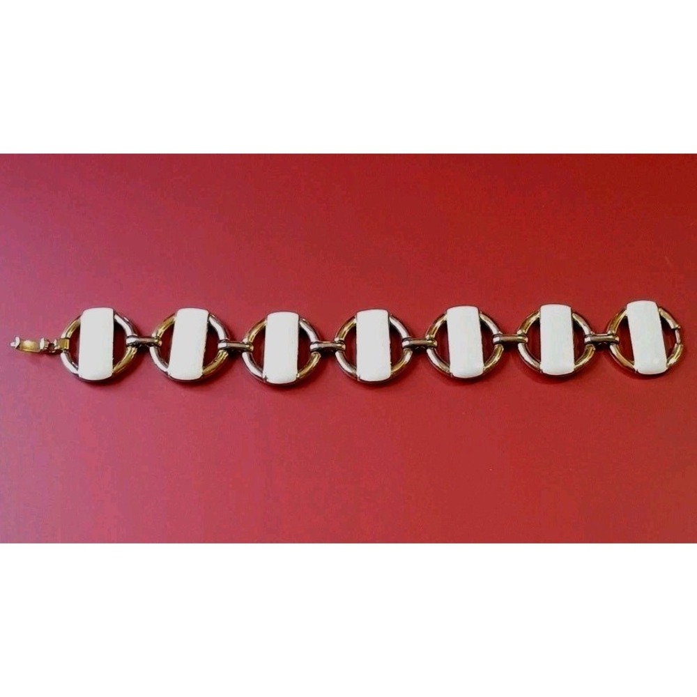 Vintage Monet‎ Ivory Enamel Gold Tone Circular Links Bracelet Jewelry Clasp